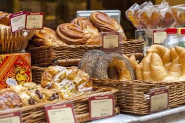 Moskova, Rusya, 12 Nisan 2015 tarihinde. Sakız tarihi salonu. Sert şekerlemeler ve kendi hamur işleri satışı
