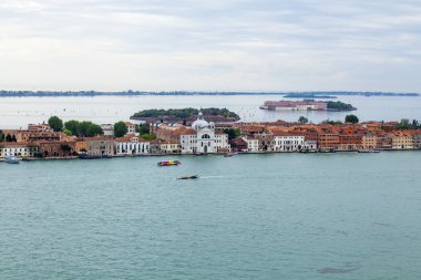 Venice, İtalya - 30 Nisan 2015 tarihinde. Ada manzarası. Venedik lagoon