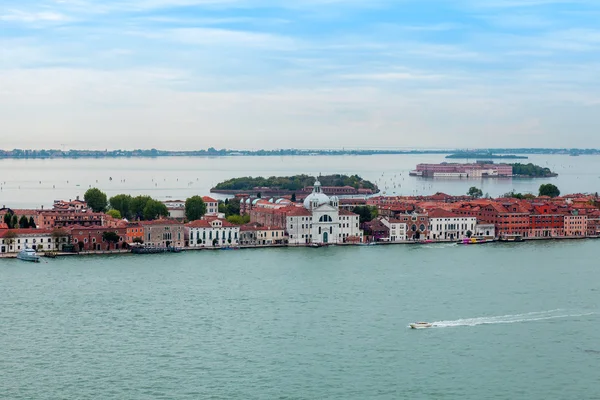 VENICE, ITÁLIA - em 30 de abril de 2015. Vista da ilha. Lagoa veneziana — Fotografia de Stock