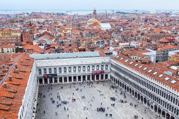 VENICE, ITALY - on APRIL 30, 2015. The top view from San Marco kampanilla on San-Marko Square — Stock Photo, Image