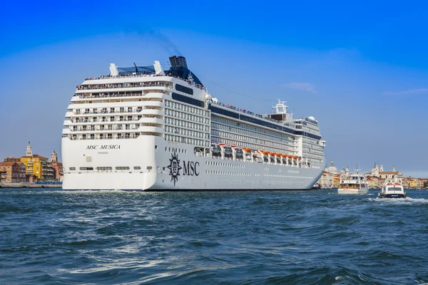 VENICE, ITALY - on APRIL 30, 2015. The cruise king leaves seaport of Venice — Stok fotoğraf