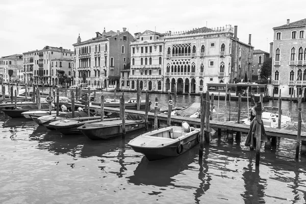 Venedig, Italien - am 2. Mai 2015. Typische Stadtlandschaft — Stockfoto