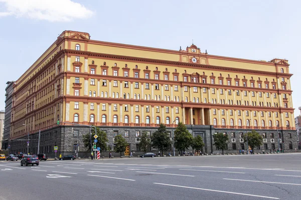 MOSCOW, RUSSIA, on June 24, 2015. Lubyanskaya Square. Architectural complex. — 图库照片