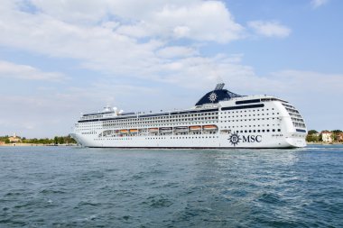 Venice, İtalya - 30 Nisan 2015 tarihinde. Venedik Limanı yolcu gemisi bırakır