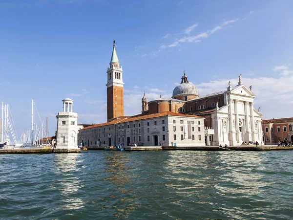 VENEZIA - il 29 APRILE 2015. Veduta dell'isola e della cattedrale di San Giorgio. Laguna veneziana — Foto Stock