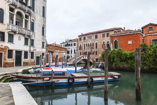 VENICE, ITALY - 3 мая 2015 г. Городской пейзаж ранним утром . — стоковое фото