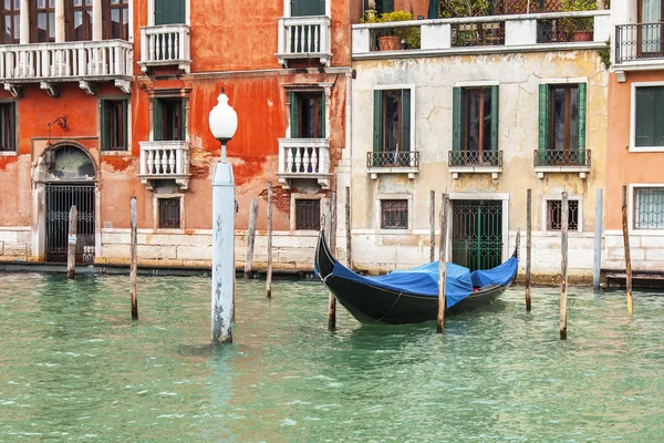 VENECIA, ITALIA - el 4 de mayo de 2015. Paisaje urbano . — Foto de Stock