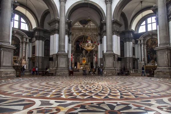 Venedig, Italien, den 3 maj 2015. Virgin Mary's basilica av avvänjning (Basilica di Santa Maria della Salute) — Stockfoto