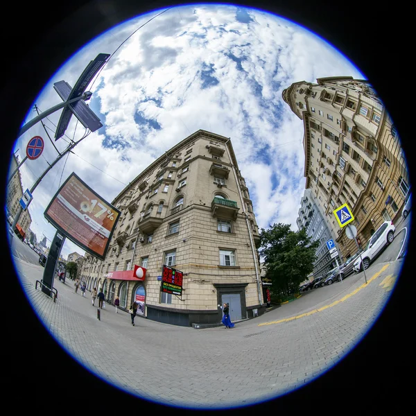 2015年7月15日, 俄罗斯莫斯科。花园环, 典型的建筑, 鱼眼景观。一个花园环--一个街道环, 一个城市的象征, 也是最轻快的大道之一 — 图库照片