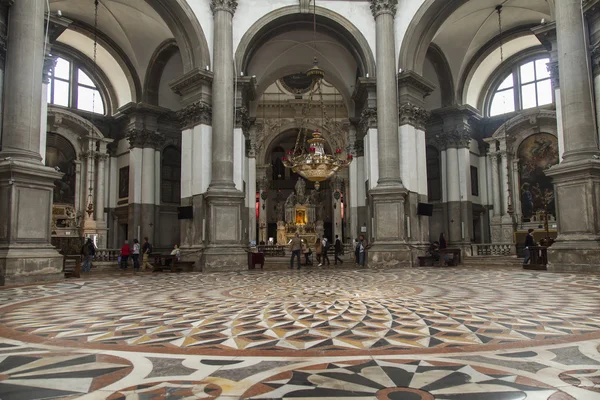 VENICE, ITALY, 3 мая 2015 г. Базилика Санта Мария делла Салют. Интерьер — стоковое фото