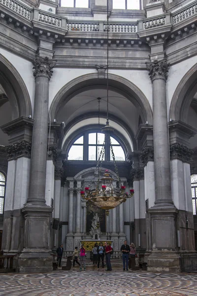 VENICE, ITALY, on MAY 3, 2015. Interior of basilica of Santa Maria — Stock Photo, Image