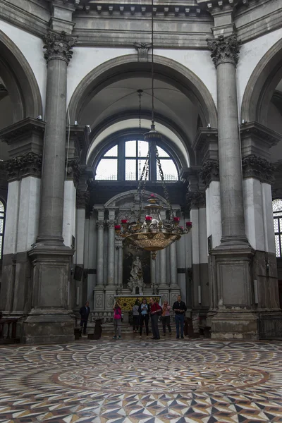 Velence, Olaszország, a május 3-án, a 2015. Basilica di Santa Maria della Salute. Belső — Stock Fotó