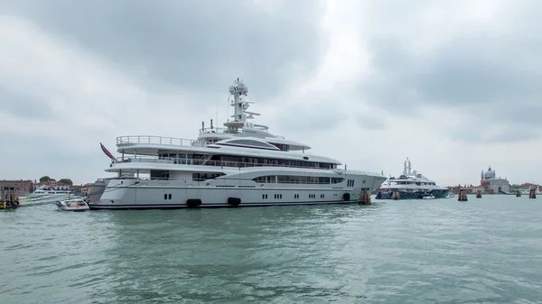 VENICE, ITALY - on MAY 3, 2015. Private  yacht leaves seaport of Venice yacht — Stock Photo, Image