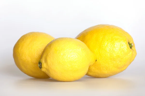 Three lemons on the table — Stock Photo, Image