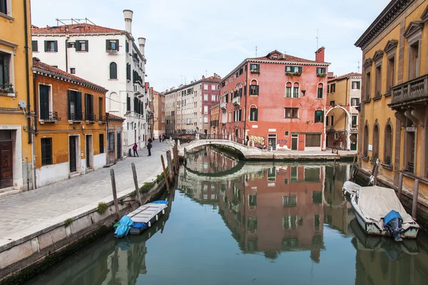 VENECIA, ITALIA - el 4 de mayo de 2015. Paisaje urbano . — Foto de Stock