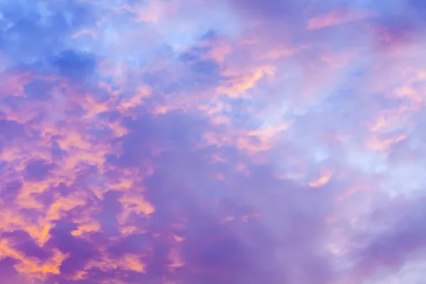 Heavenly landscape. Bright sunset and clouds — Stock Photo, Image