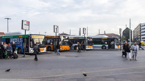 Венеції - на 4 травня 2015 року. Автобусна станція в Острів частині міста, на площі Рима — стокове фото