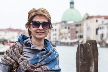 Venice, İtalya - 4 Mayıs 2015 tarihinde. Mutlu turistik gezi gider