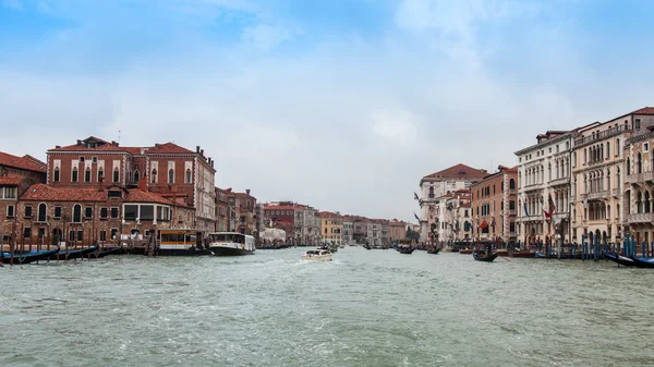 VENICE, ITALY - on MAY 4, 2015. Panoramic view of the Grand channel (Canal Grande) — Stock Photo, Image