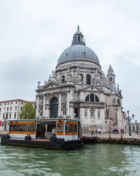 3 Mayıs 2015 tarihinde, Venedik, İtalya. Tedavi bakire Mary's basilica (Basilica di Santa Maria della Salute) — Stok fotoğraf