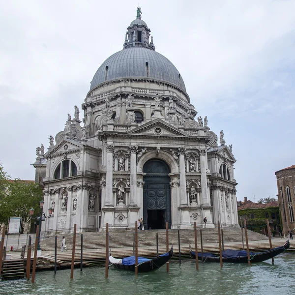 VENECIA, ITALIA, 3 DE MAYO DE 2015. Basílica de la Virgen María de la Curación (Basílica de Santa Maria della Salute ) — Foto de Stock