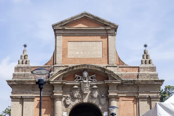 BOLOGNA, ITALY, on MAY 2, 2015. Architectural details of historical buildings — Stock Photo, Image