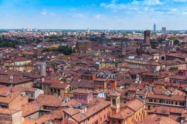 2 Mayıs 2015 tarihinde, Bologna, İtalya. Eski şehrin üzerinde Üstten Görünüm