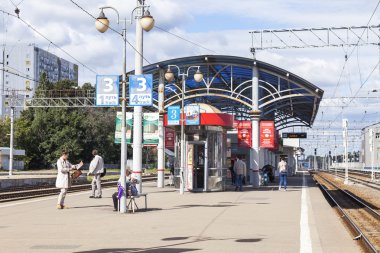 Pushkino, Rusya, 19 Ağustos 2015 tarihinde. Tren İstasyonu.