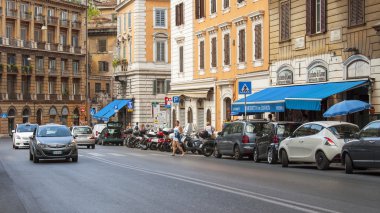 25 Ağustos 2015 tarihinde, Roma, İtalya. Pitoresk şehir sokak.