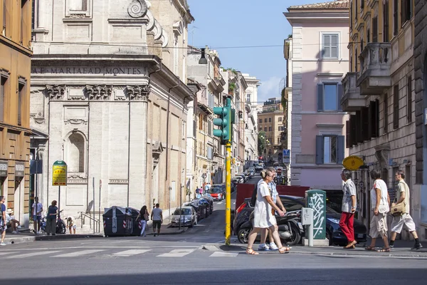 ROME, ITALY, on AUGUST 25, 2015. the picturesque street lit with a bright sun — Stock fotografie