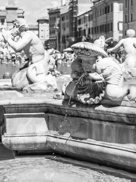 РИМ, ИТАЛИЯ, 25 августа 2015 года. Скульптура, украшающая Фонтан на Навонской площади — стоковое фото