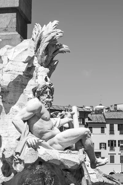 Roma, Italia, il 25 AGOSTO 2015. La scultura che decora la Fontana dei Quattro fiumi (ital. Fontana dei Quattro Fiumi) in Piazza Navon - una delle fontane più conosciute di Roma — Foto Stock