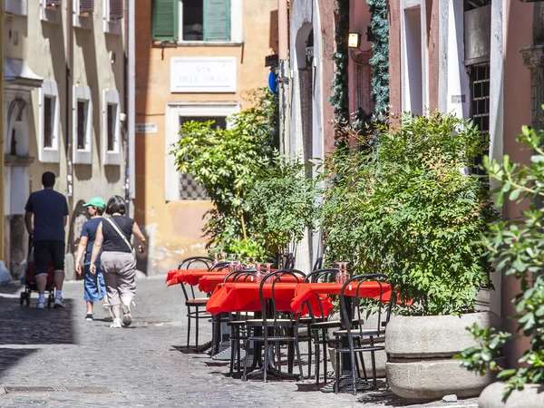 ROME, ITALIE, le 25 août 2015. Rue de ville pittoresque . — Photo