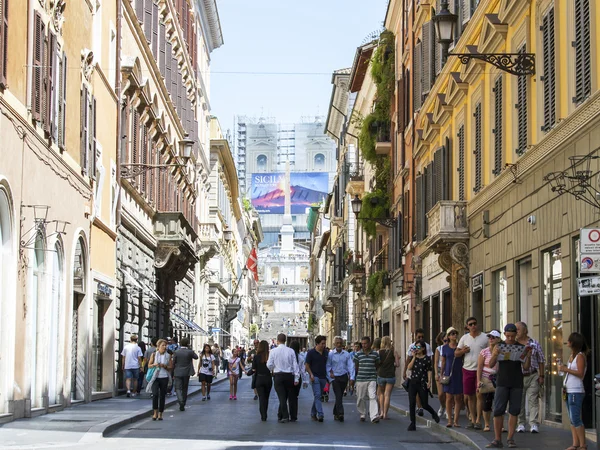 ROMA, ITÁLIA, em 25 de agosto de 2015. Vista típica da cidade no dia ensolarado — Fotografia de Stock