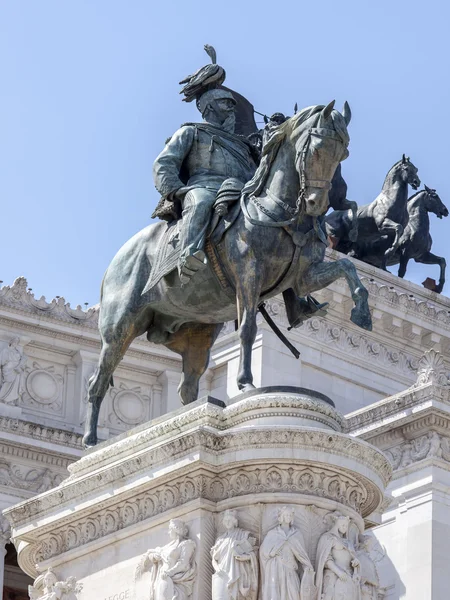 ROMA, ITALIA, 25 de agosto de 2015. Il Vittoriano - un monumento en honor al primer rey de la Italia unida Victor Emmanuil — Foto de Stock