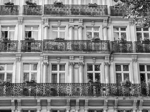 París, Francia, 26 de agosto de 2015. Un fragmento de fachada del edificio en el bulevar Grandee . —  Fotos de Stock