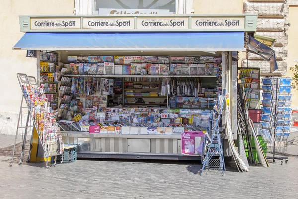 Róma, Olaszország, augusztus 25-én 2015-ig. Booth, kereskedelmi újság, a multimédia és a folyóirat — Stock Fotó