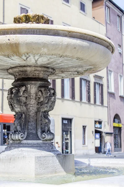 ROME, ITALY, on AUGUST 25, 2015. Picturesque city landscape. Fountain. — Stock Photo, Image