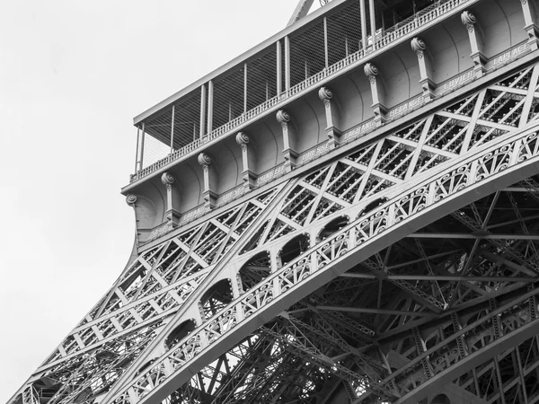 Pparis, Franciaország, a szeptember 1., 2015. Részlet a tervezés, az Eiffel-torony. Az Eiffel-torony egyike a világ leggyakrabban látogatott és felismerhető nevezetességei — Stock Fotó