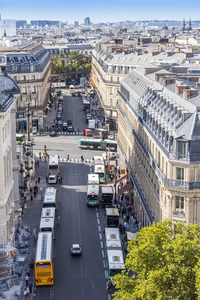 26 Ağustos 2015 tarihinde, Paris, Fransa. Pitoresk şehir manzarası. Bir anket platformu üzerinden Üstten Görünüm — Stok fotoğraf