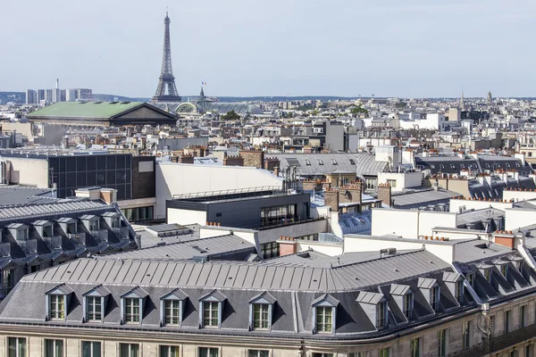 PARIS, FRANCE, on AUGUST 26, 2015. The top view from a survey platform on roofs of buildings in historical part of the city — Stock Photo, Image