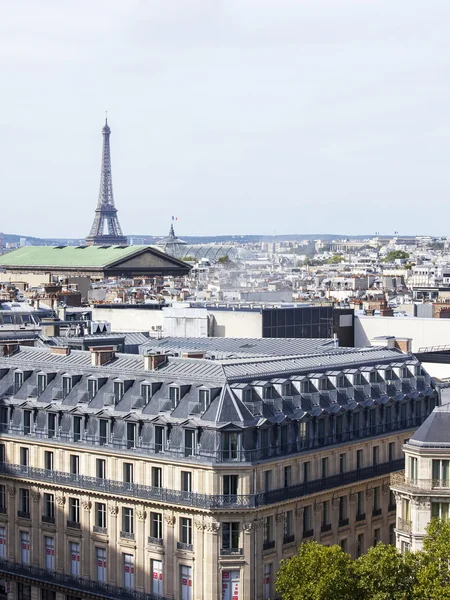 PARIS, FRANCE, on AUGUST 26, 2015. The top view from a survey platform on roofs of buildings in historical part of the city — Stock Photo, Image