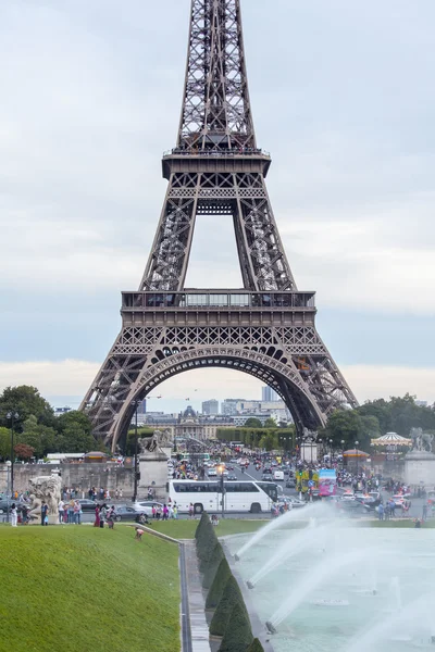 París, Francia, 26 de agosto de 2015. Vista de la Torre Eiffel — Foto de Stock