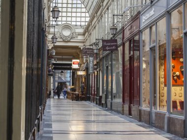 27 Ağustos 2015 tarihinde, Paris, Fransa. Bir iç tipik bir Paris geçiş parçası