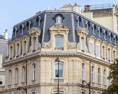 29 Eylül 2015 tarihinde, Paris, Fransa. Tipik mimari tarihi kentin binaların.