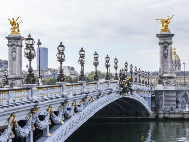 29 Eylül 2015 tarihinde, Paris, Fransa. Alexander III Köprüsü