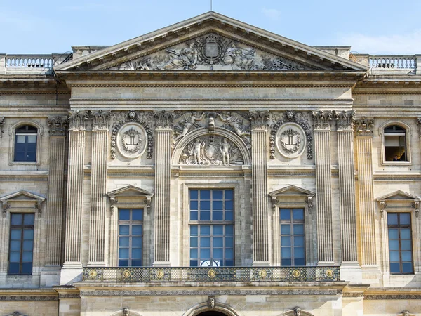 París, Francia, 28 de agosto de 2015. Detalles arquitectónicos de edificios típicos — Foto de Stock