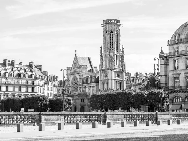 Pparis, Frankrijk, op 26 augustus 2015. Elementen van stad navigatie. Een teken van de richting naar bezienswaardigheden — Stockfoto