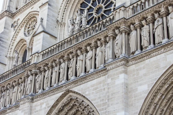 Париж, Франція, на 30 серпня 2015 року. Архітектурні деталі Нотр-Дам де Парі. Нотр-Дам де Парі є одним із символів Парижа. — стокове фото