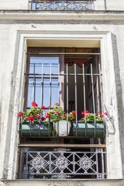 Paris, Fransa, 28 Temmuz 2015 tarihinde. Tipik binaların mimari detaylar